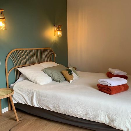 Chambre D'Hotes Mazet Les Abadies Bed and Breakfast Saint-Felix-de-Lodez Exteriör bild
